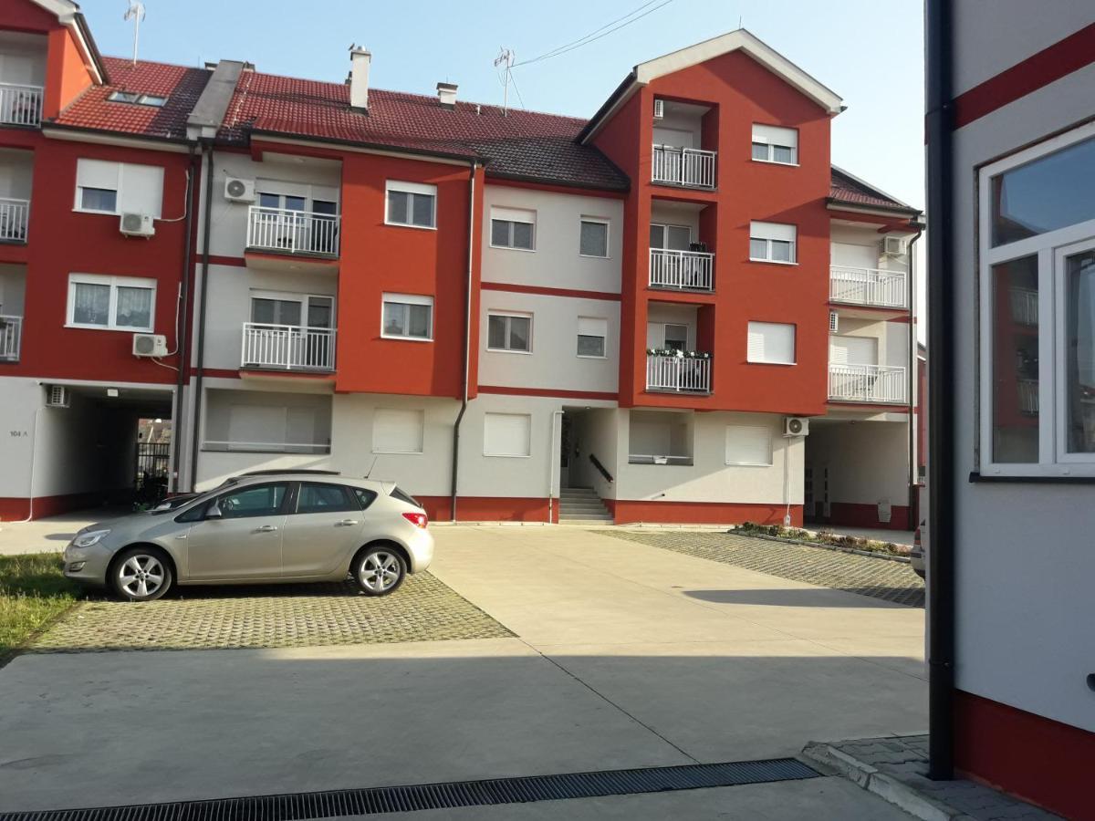 Apartman Sunset Sremska Mitrovica Extérieur photo